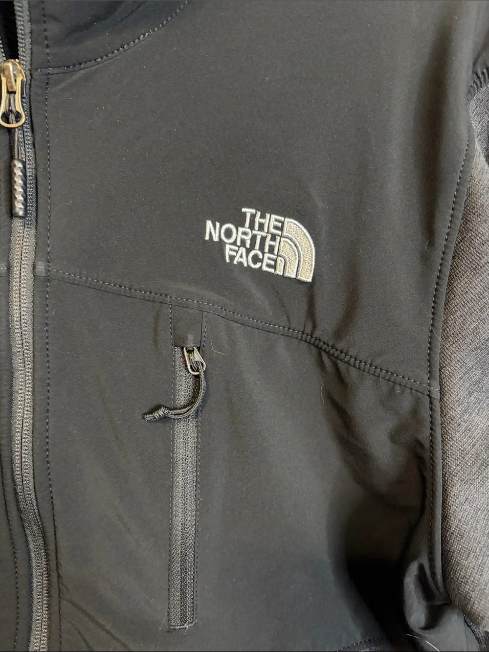 The North Face Men's Two-Tone Black and Gray Performance Jacket Size M EUC